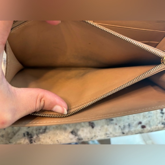 Authentic - Louis Vuitton Dune Vernis Sarah Wallet #4 - Picture 12 of 15